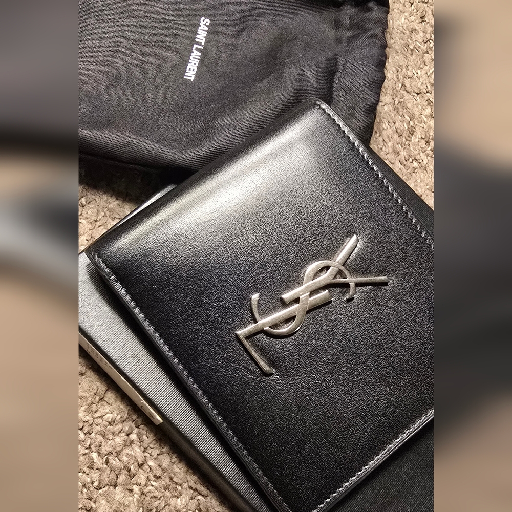 Saint Laurent CASSANDRE EAST/WEST WALLET.